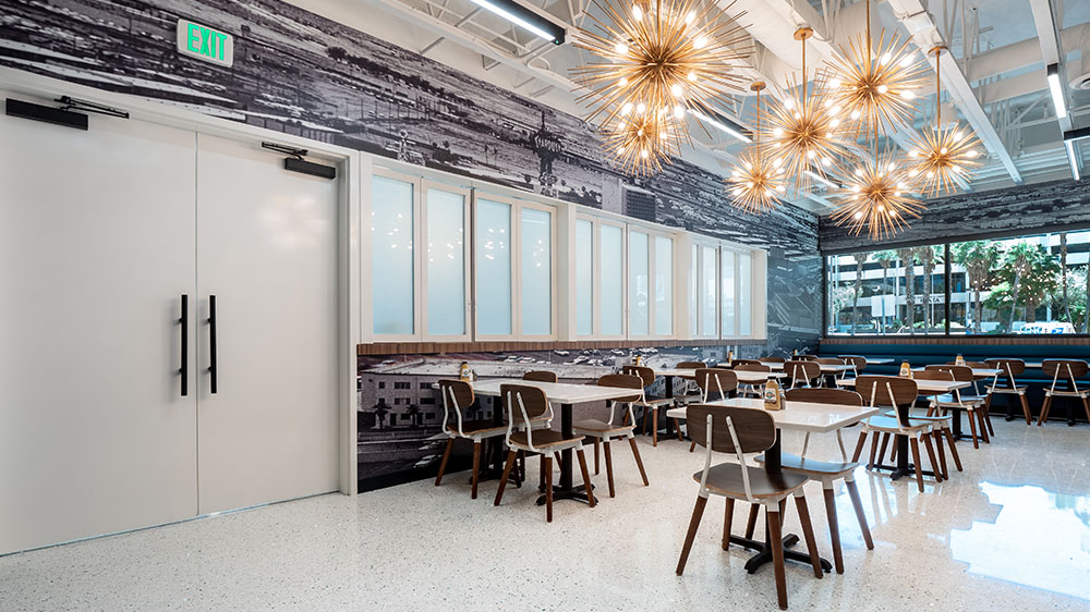 Bagelmania Las Vegas Convention Center events space - Siegel's Baglemania authentic Jewish deli & bakery on the Las Vegas strip